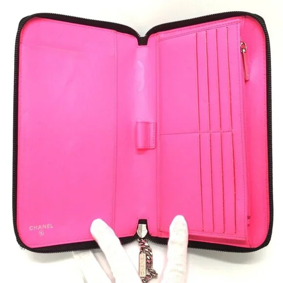 CHANEL Authentic Black Leather Wallet - Picture 7 of 12